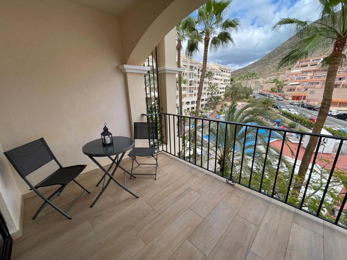 Castle Harbour Los Cristianos Beautiful Studio With Pool View Apartment Exterior foto