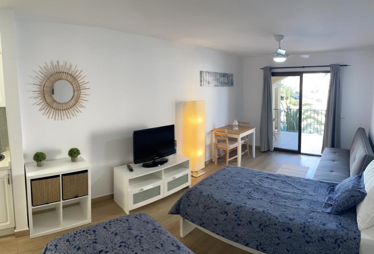 Castle Harbour Los Cristianos Beautiful Studio With Pool View Apartment Exterior foto